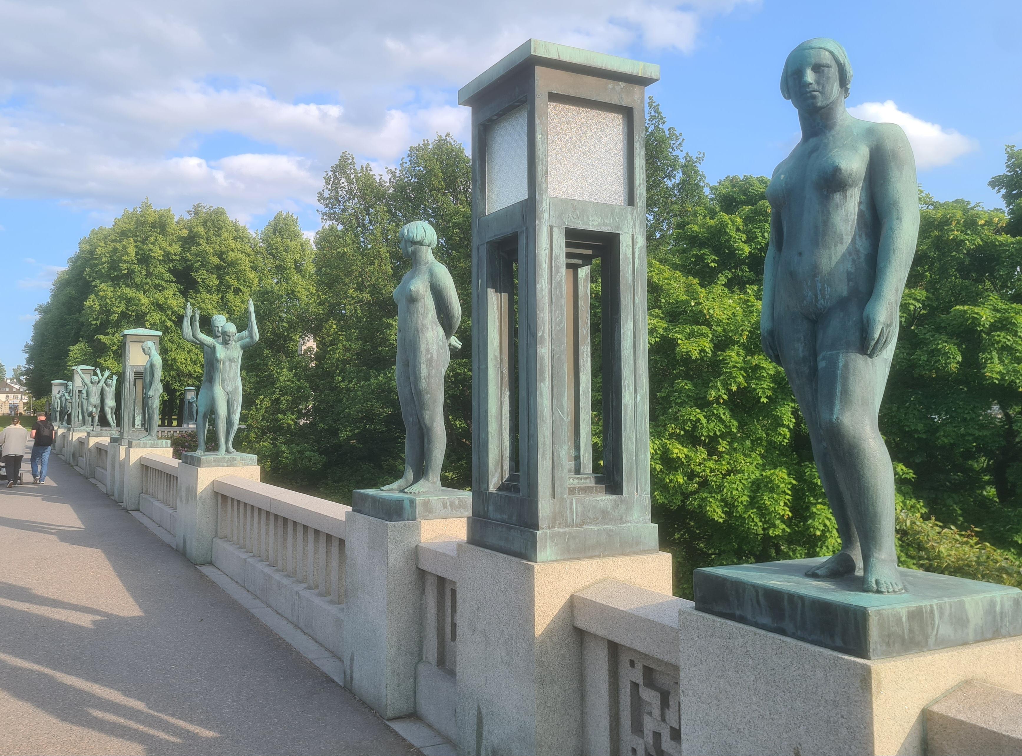 Bridge statues
