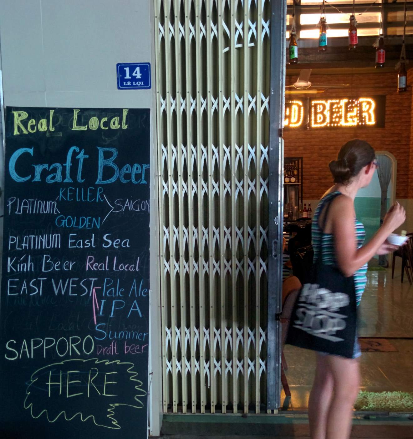 Phú Quốc night market craft beer bar